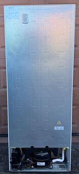 Lednice s mrazákem Hisense RB343D4AW1 - 8