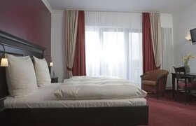 10x použitý hotelový nábytek kompletní hotelové pokoje - 8