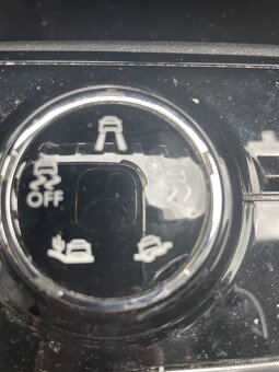 Peugeot - 8
