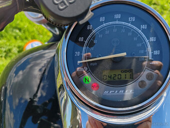 Honda Shadow Spirit 750 - 8