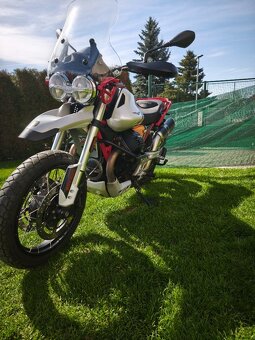 Moto Guzzi V 85 TT Evocative Giallo Mojave (2022) nádherná, - 8