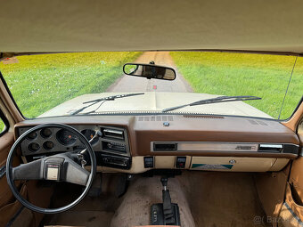 GMC SUBURBAN 3500 V25 Conventional – 5.7 V8 4x4 - 8