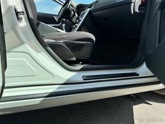 VOLVO V60 2.0 2011 - 8