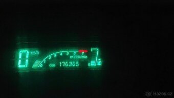 Toyota Yaris 2004 - 8