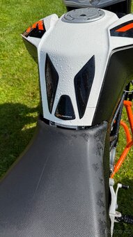 KTM Duke 125 – po lehké nehodě, pojízdná - 8