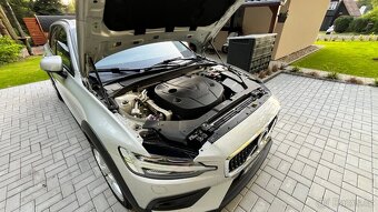 Prodám Volvo V60 cross country, nez.topení, odpočet DPH - 8