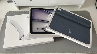 iPad Air 11” M2 128 GB Wi-Fi + Magic Keyboard + Smart Folio - 8