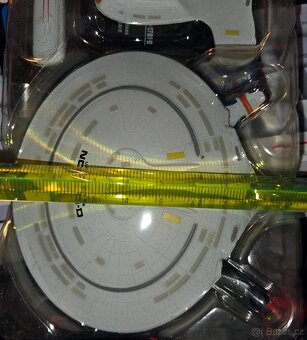 F-Toys Enterprise NCC1701D - 8