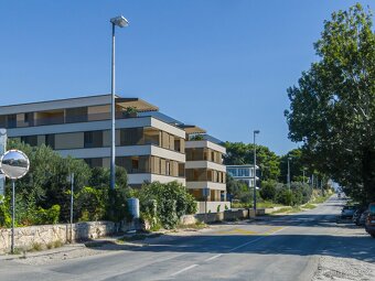 Luxusní byty přímo u pobřeží v Kaštel Sućurac, Chorvatsko. - 8