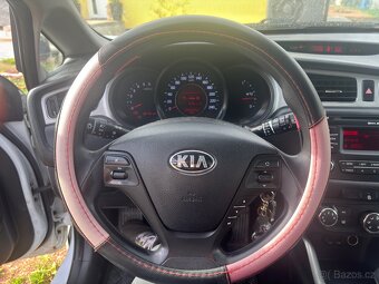 Kia Ceed - 8