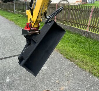 Minibagr Yanmar SV16 - 8