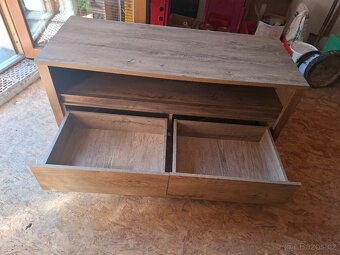 Tv skříňka 130x53x53 cm - 8