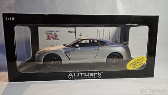1:18 Auto Art Nissan GTR (Optional Matt Black Wheel) - 8