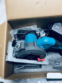 Okružní pila s příslušenstvím - 8