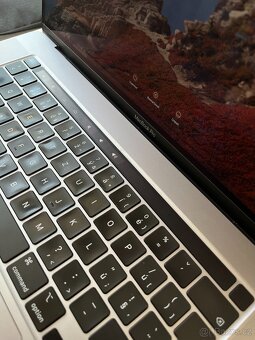 MacBook Pro 16" 2019 i7 / 16GB / 500GB / Pro 5300M - 8