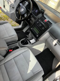 Volkswagen Touran 2.0 TDI 103 kW – tažné, výbava, nová STK - 8