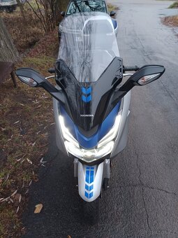 Prodám Honda Forza 125 rok 2018 - 8