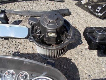 Díly interiéru Hyundai i30 - 8