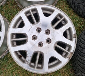 Zimní kola Subaru R16 Utragrip 7+ - 8