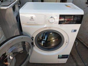 Prodám Slim pračku na 6 kg značky Electrolux dovezu - 8