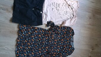 Dívčí oblečení 23  ks - 8