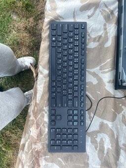 Kancelářsky PC s monitorem a reproduktor - 8