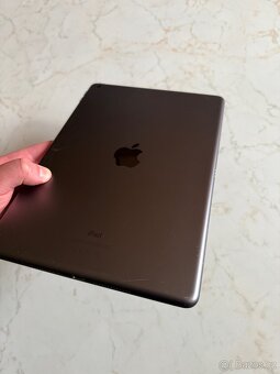 iPad 8 2020, 32gb s originál klávesnici a Apple Pencil 1 - 8