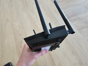 ASUS RT-AC1200 router - 8