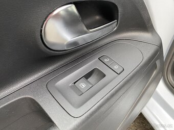 Volkswagen Up 1.0i , 44 kW benzín, 2013 - 8