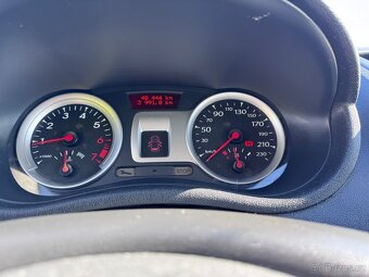 Renault Clio, 46000km, 2.majitel - 8
