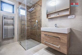 Prodej rodinného domu, 210 m2, v Kamenici n.L., ul. Dobšova - 8