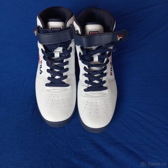 FILA 42 - 8