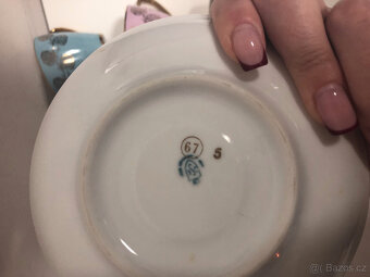 sada 6 hrnečků a talířků - 8