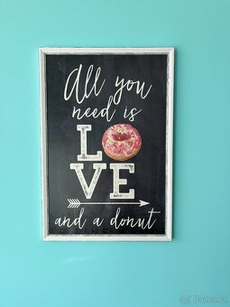 8 ks obrazů s motivy nápojů a donutů - 8