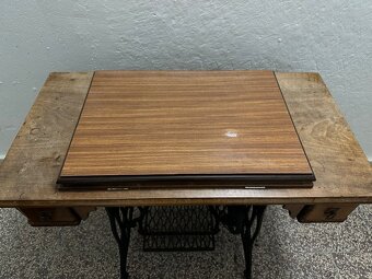 prodám šicí stroj Veritas - starožitnost - 8