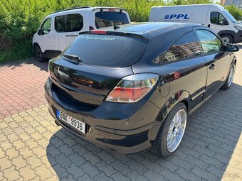 Opel Astra GTC 2.0T (Horší stav karoserie) - 8