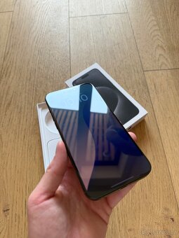 Apple iPhone 15 Pro Max 256GB černý - 8