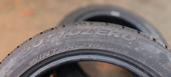 2 zimní pneumatiky PIRELLI 245/45R17 99H 7,00mm - 8