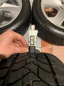 Alu kola Škoda R17 5X112 ZIMNÍ PNEU 225/45 R17 8,5mm - 8