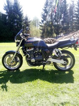 MV Agusta Brutale 910 a Honda CB 1000 super four big one - 8