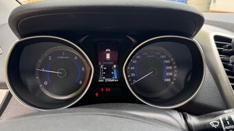 Hyundai i30 1.6crdi hatchback - 8