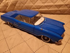 BUICK RIVIERA 1964 ACME 1:18 - 8