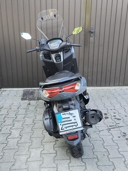 Yamaha NMAX 125 - 8