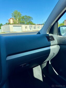 Volkswagen Golf 5 2007 1.6i - servisováno + zimní sada - 8