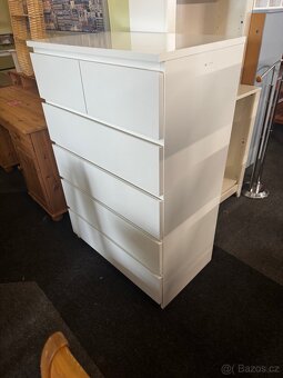 Hezká bílá 6ti šuplíková komoda IKEA MALM - 8