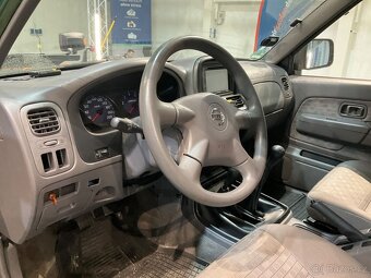 Nissan Navara Pick-up 2.4 King Cab 4x4 - 8