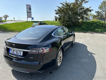 Tesla Model S P85 (2014) nabíjení zdarma - 8