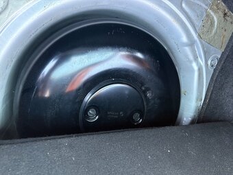 Volkswagen New Beetle - 8