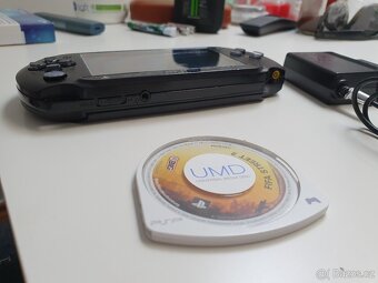 SONY PSP E-1004 CFW 6.61+2GB karta+fifa street 2+hry - 8