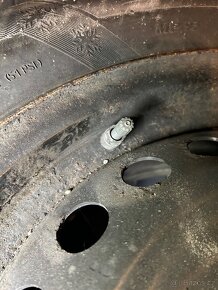 215/65 R16 zimni včetně disku - 8